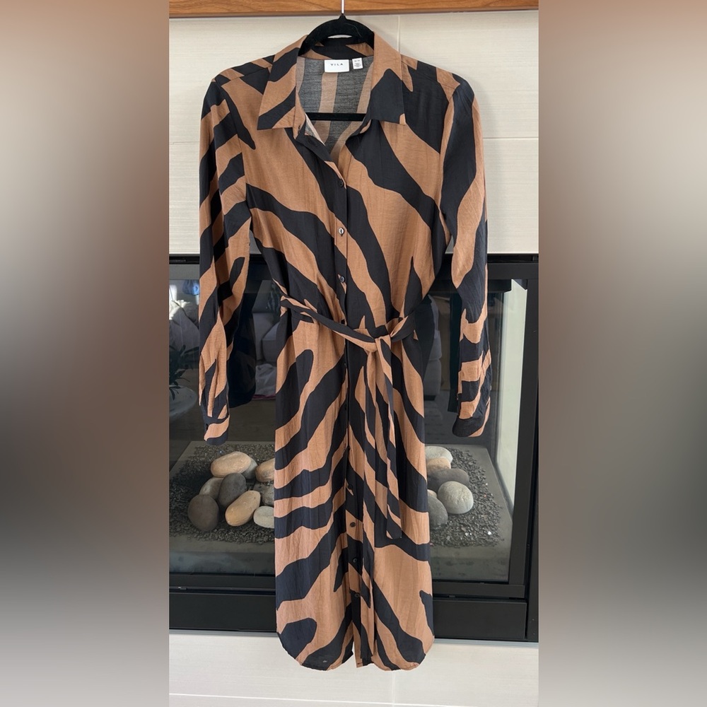 VILA Black and Tan Shirt Dress